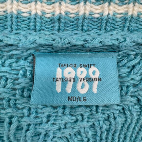 Taylor Swift 1989 Tour Version Original Cardigan Blue Button Dove Large Sweater - Picture 2 of 4